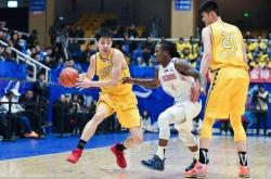 开云下载-主教练沉稳指挥，率队取得胜利