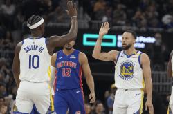 开云体育直播-勇士大胜活塞，斯蒂芬-库里发威的简单介绍