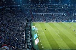 开云官方app入口-从几内亚的一波带走到莱万的接管比赛，足球世界中的决定性瞬间