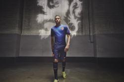 开云体育平台APP-当南十字星照亮药厂，卢卡库的错位胜利与足球地理学的意外诗篇