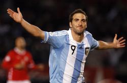 开云体育官网-雷诺车队轻取红牛车队，勒克莱尔关键制胜