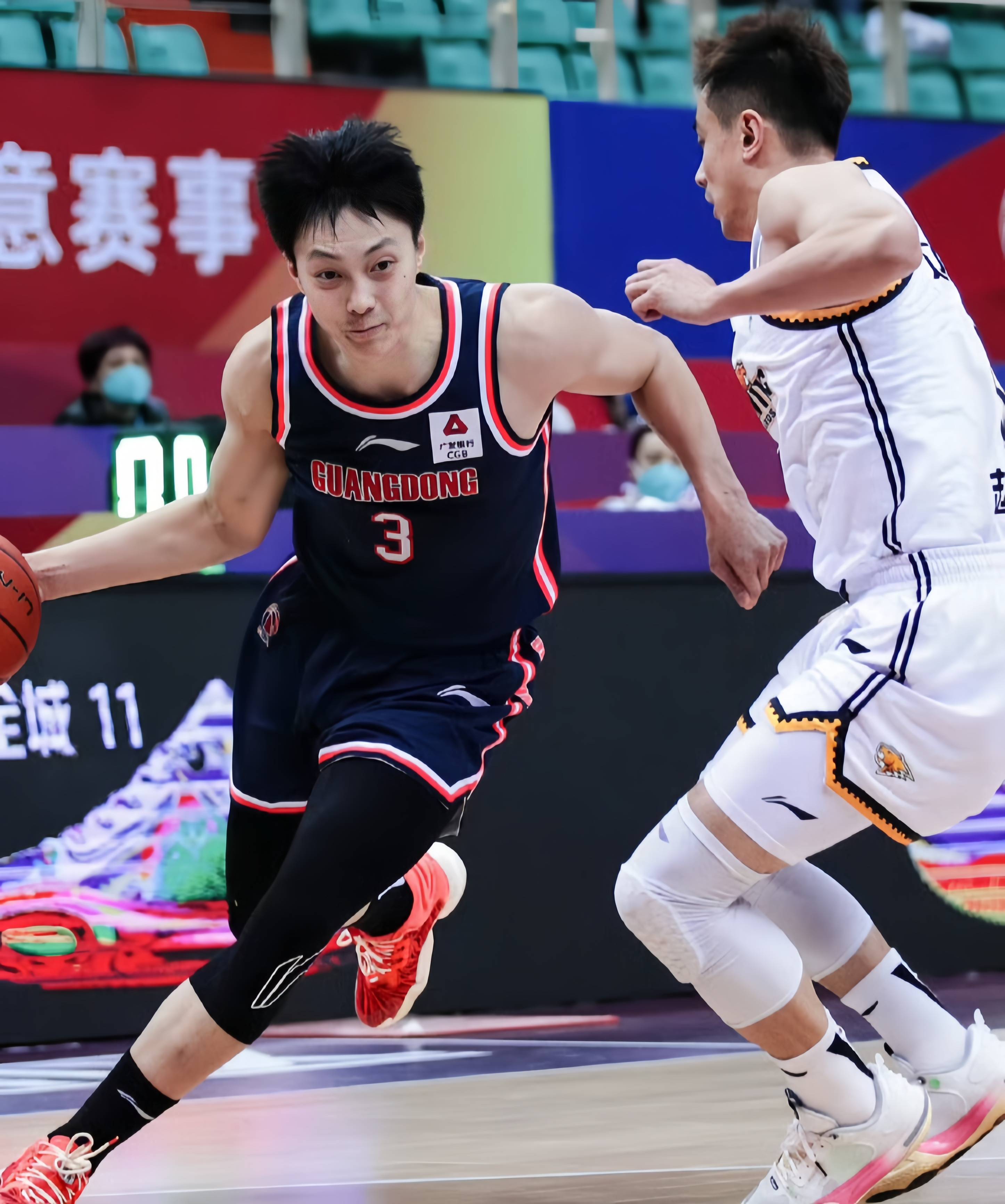 辽宁男篮展现霸气，轻松击败对手的简单介绍