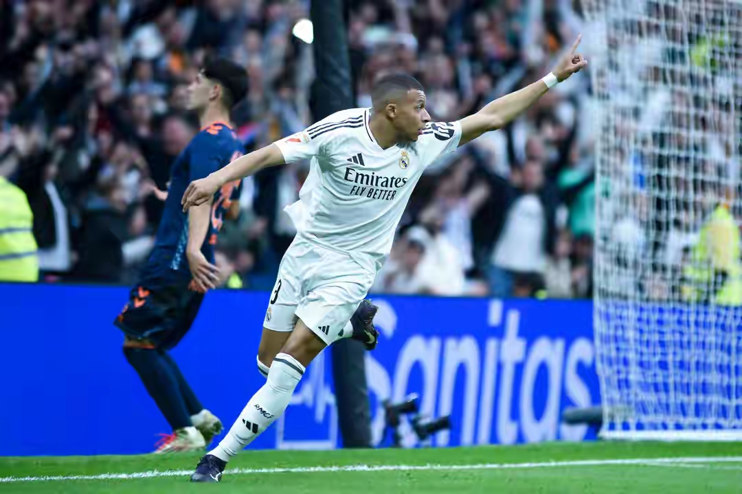 关于瓦伦西亚险胜罗马，内马尔三分雨点燃全场的信息