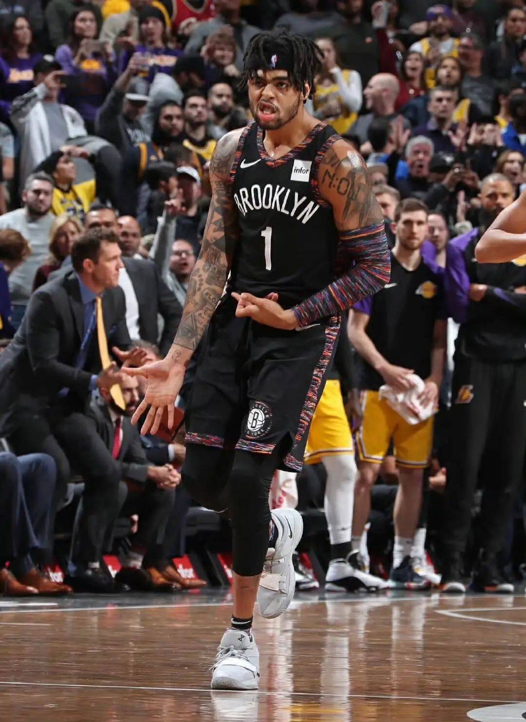 加拿大男篮强势西班牙男篮,拉塞尔惊艳世界的简单介绍 加拿大男篮强势西班牙男篮,拉塞尔惊艳世界的简单介绍