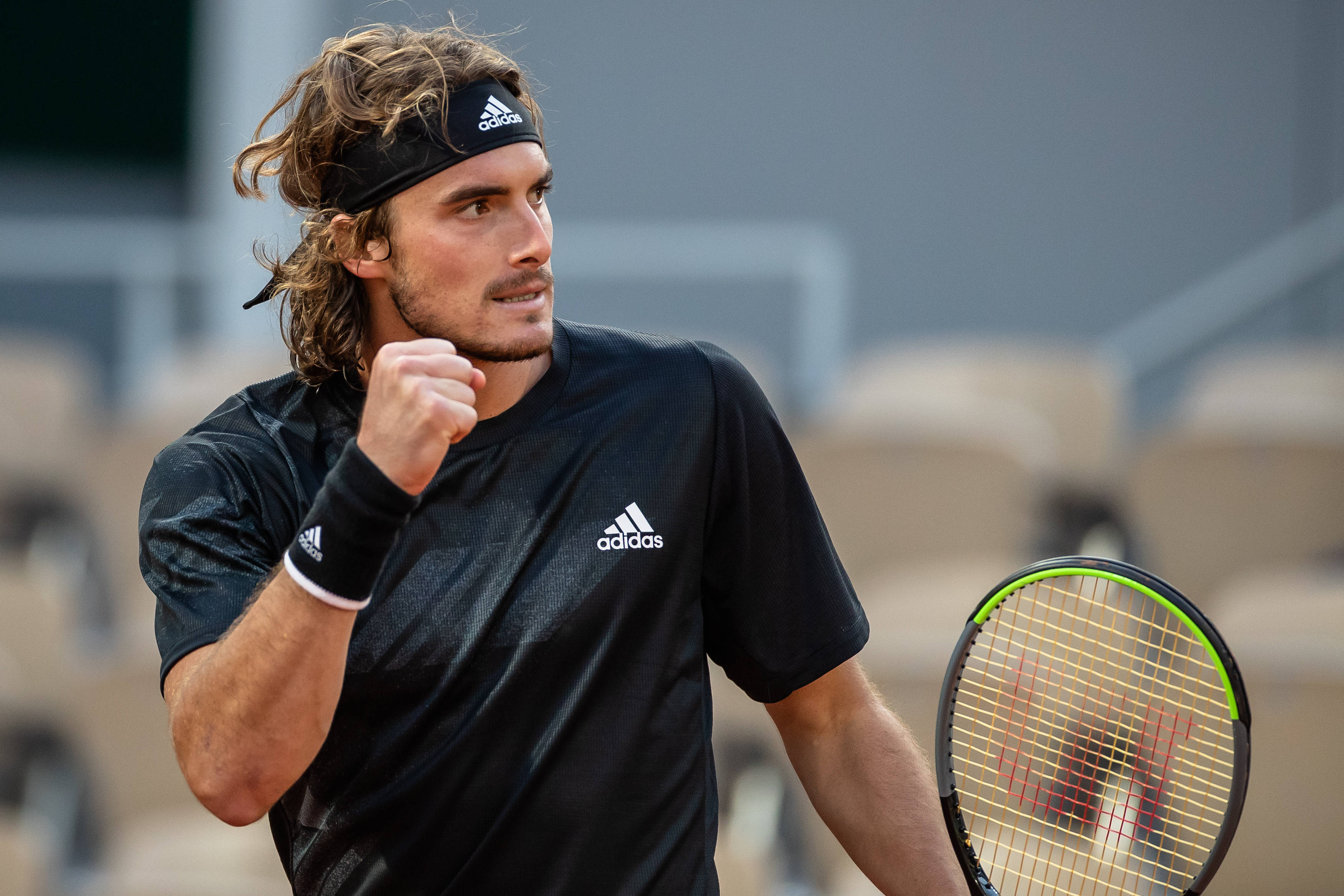 包含德国网球队横扫世界网球队，西西帕斯惊艳世界的词条