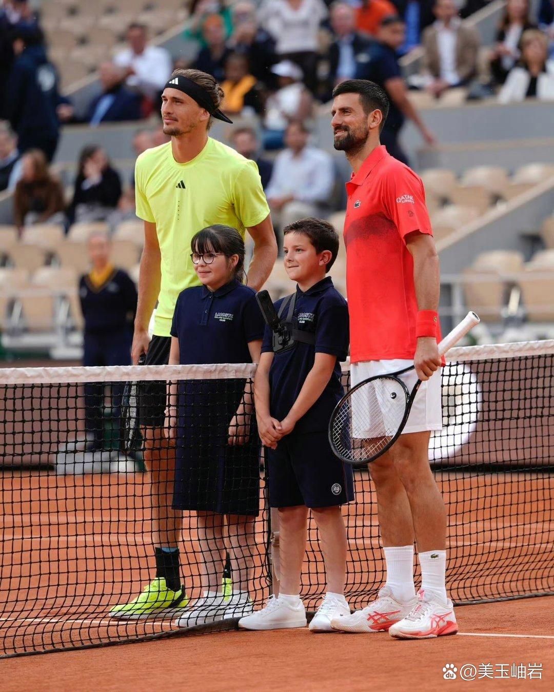 关于日本网球队鏖战英国网球队，德约科维奇高光表现的信息