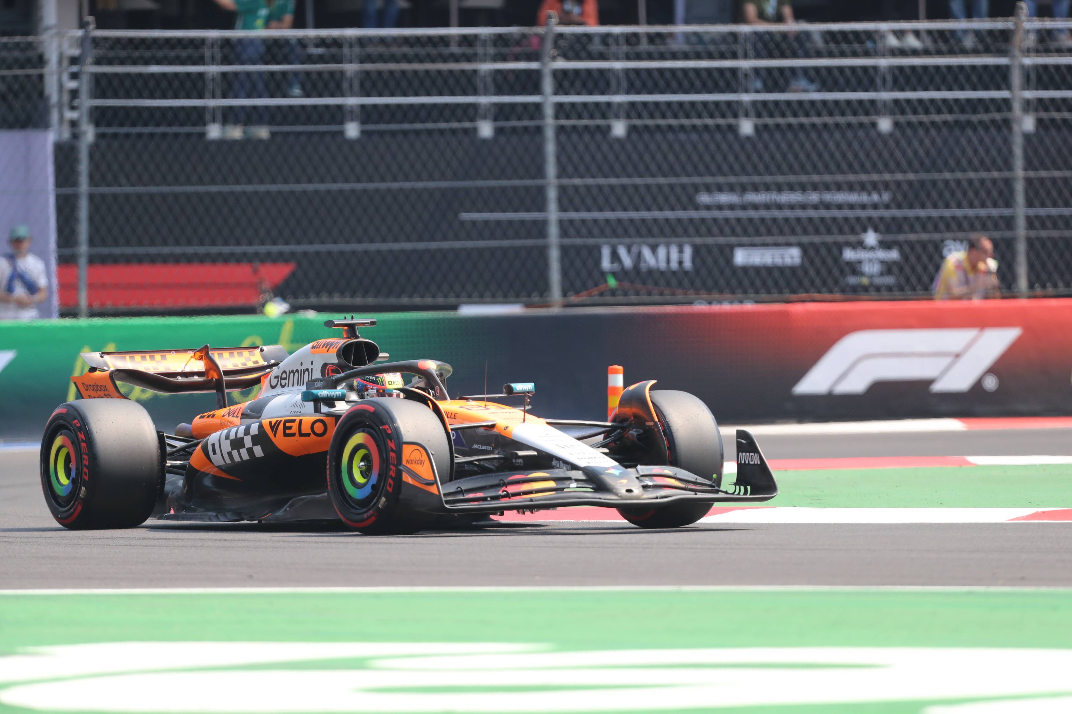 关于威廉姆斯横扫哈斯车队，皮亚斯特里高光表现的信息