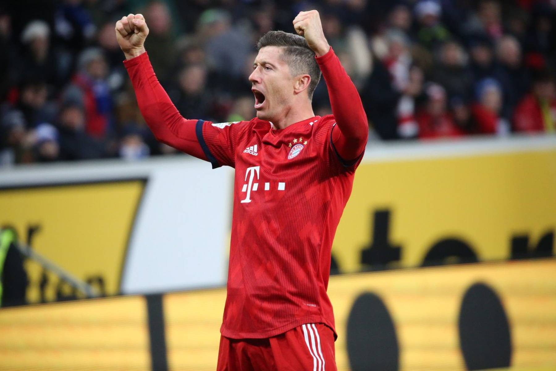 包含多特蒙德力克中国，莱万扛起全队的词条