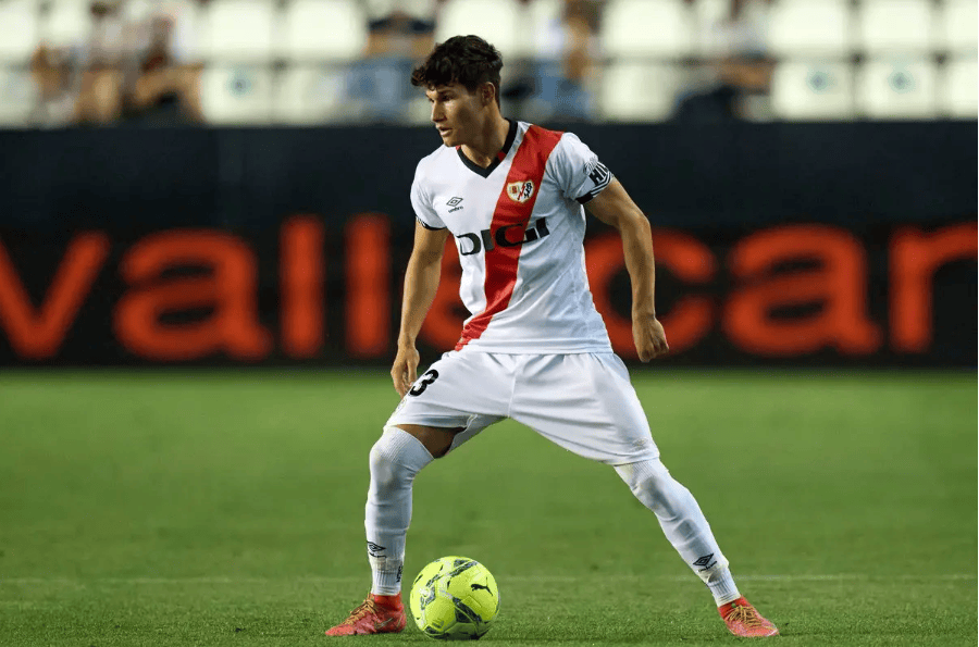 关于皇家贝蒂斯击败巴列卡诺，上演逆袭战的信息