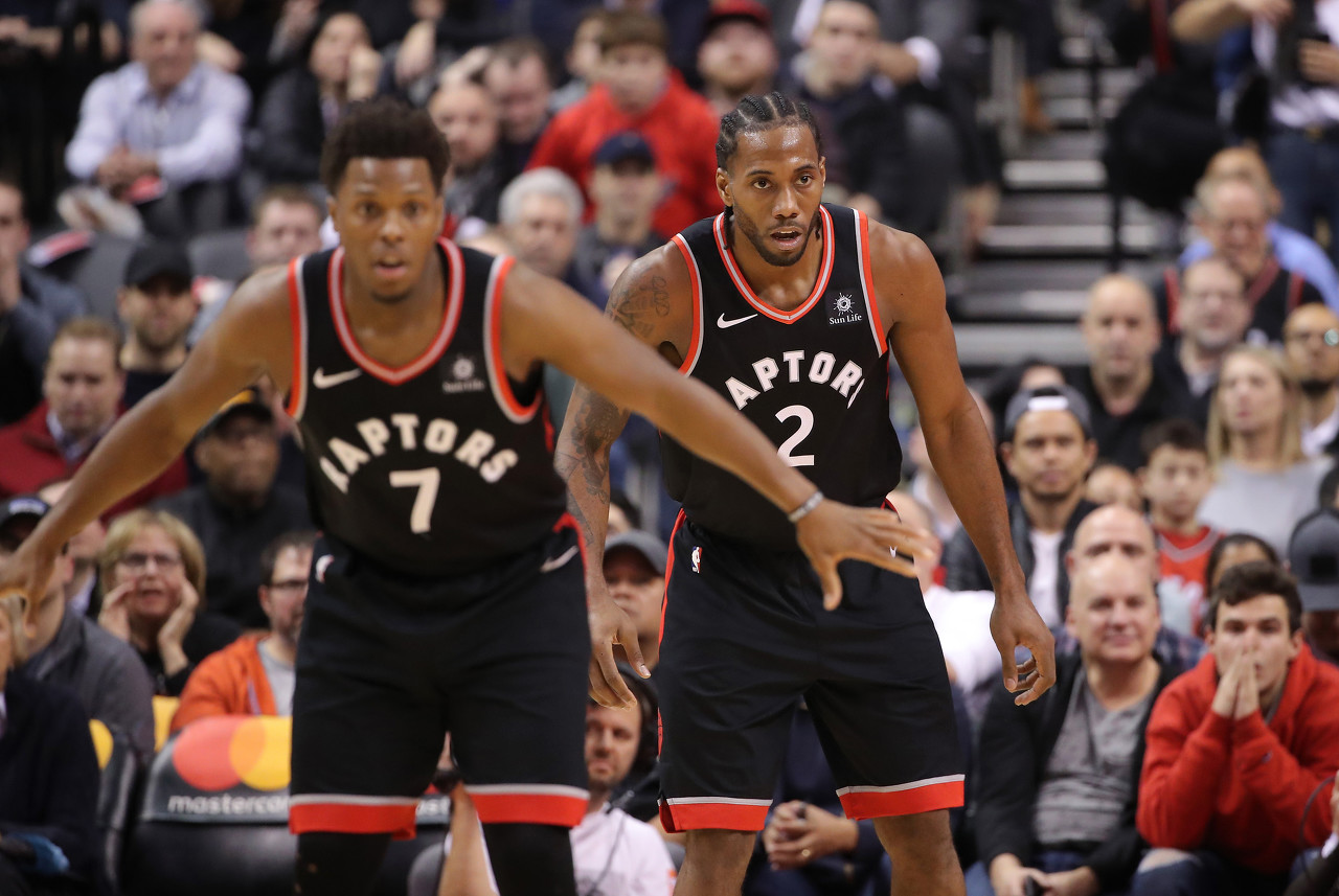 猛龙在客场大胜,洛瑞和伦纳德并肩出击 猛龙在客场大胜,洛瑞和伦纳德并肩出击