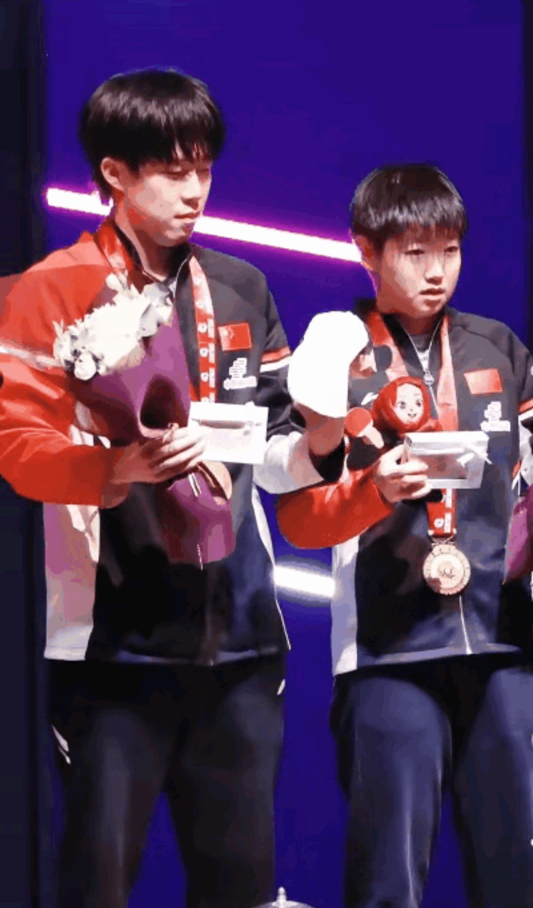 选手意气素昧,破旧纪录登上领奖台的简单介绍 选手意气素昧,破旧纪录登上领奖台的简单介绍