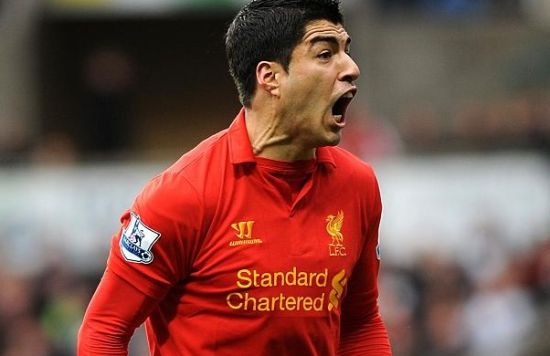 包含利物浦-逼平波尔图，苏亚雷斯伤退的词条