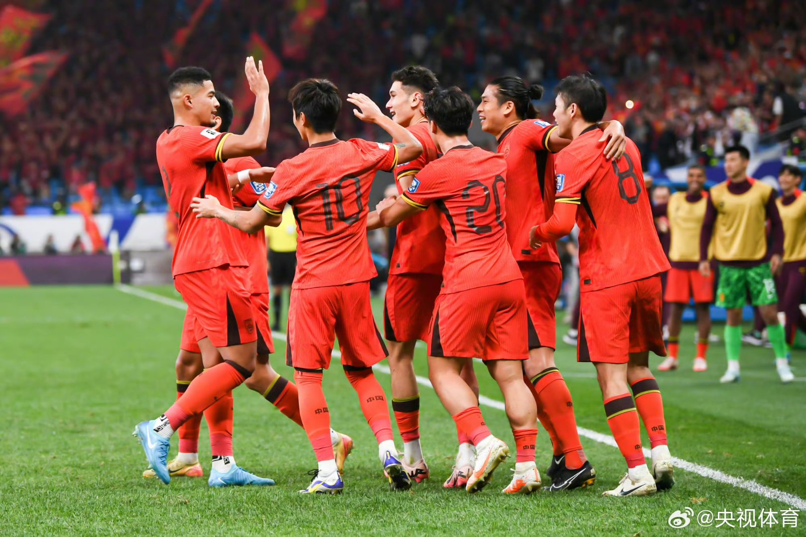 豪门再度对垒:国内足球联赛激烈角逐的简单介绍 豪门再度对垒:国内足球联赛激烈角逐的简单介绍