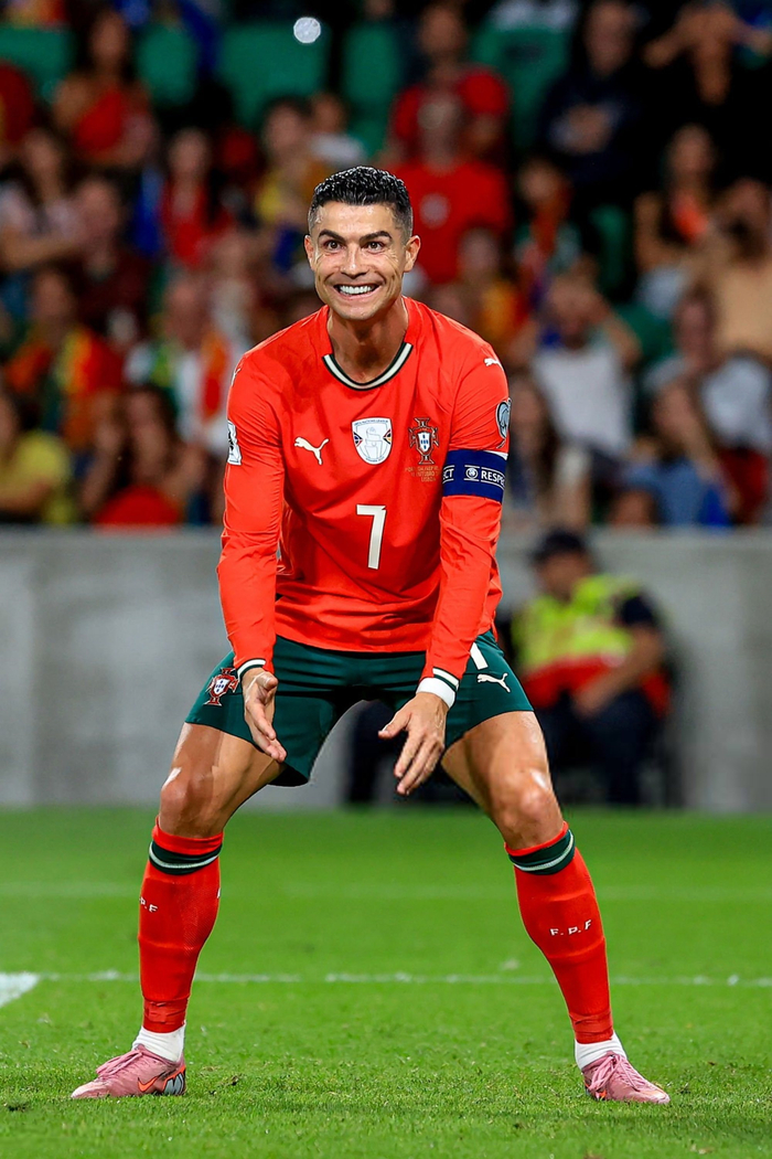 克里斯蒂亚诺罗纳尔多助葡萄牙 克里斯蒂亚诺罗纳尔多助葡萄牙