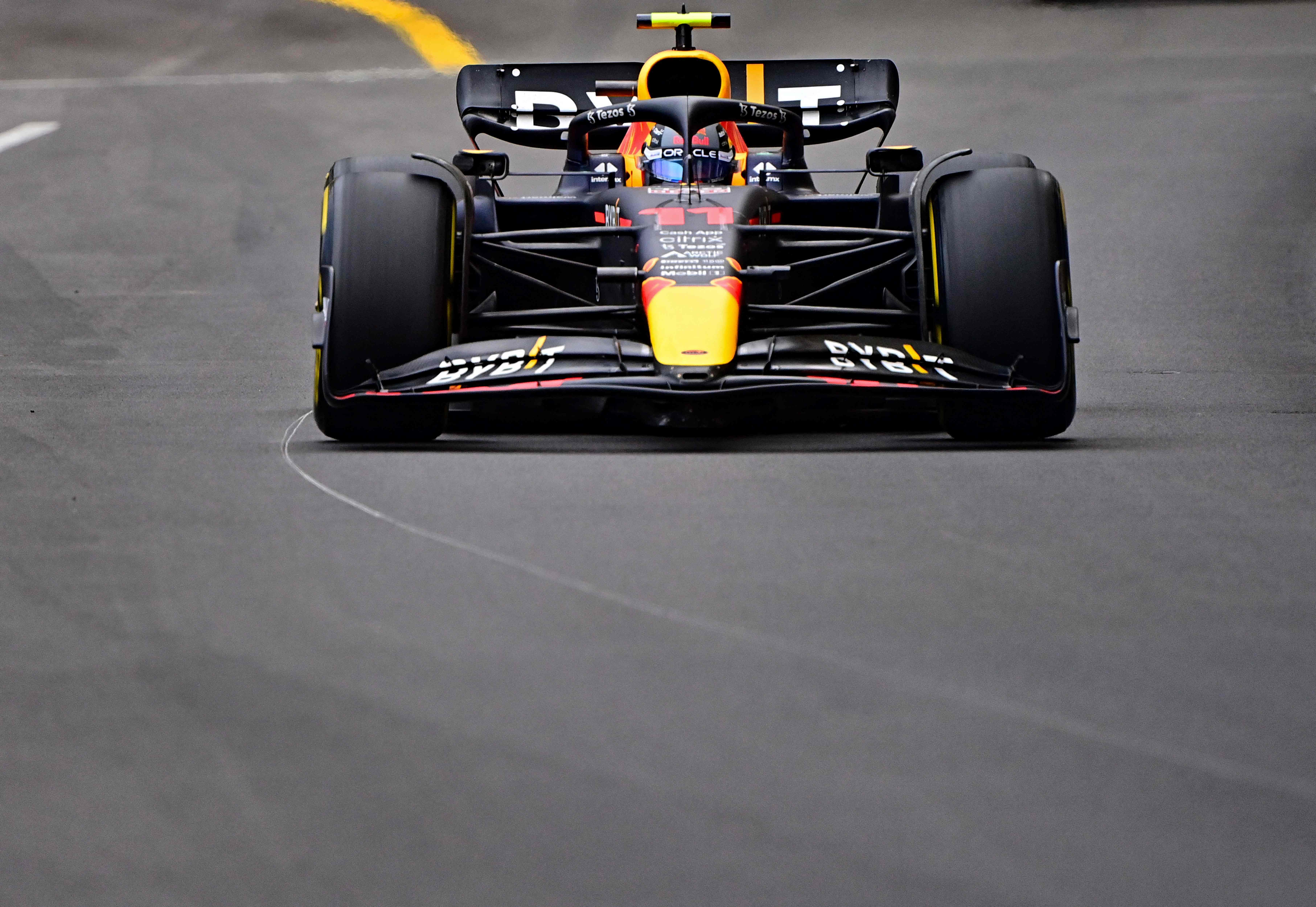 关于索伯车队险胜红牛车队，佩雷兹状态火热的信息