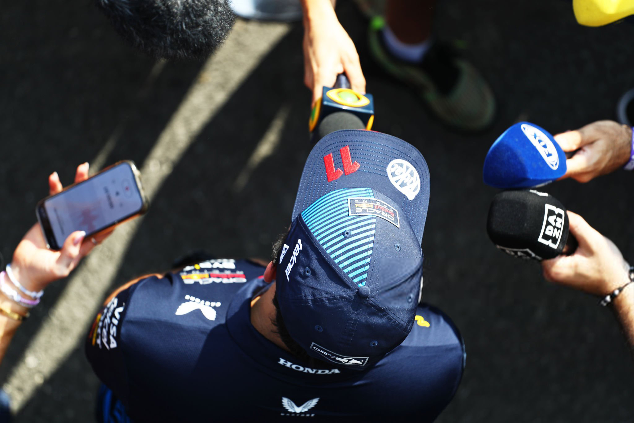 关于索伯车队险胜红牛车队，佩雷兹状态火热的信息