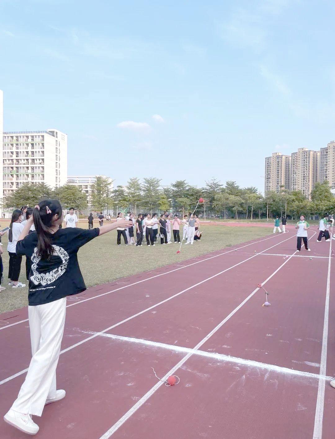 体育竞技场上的激情碰撞，令人热血沸腾