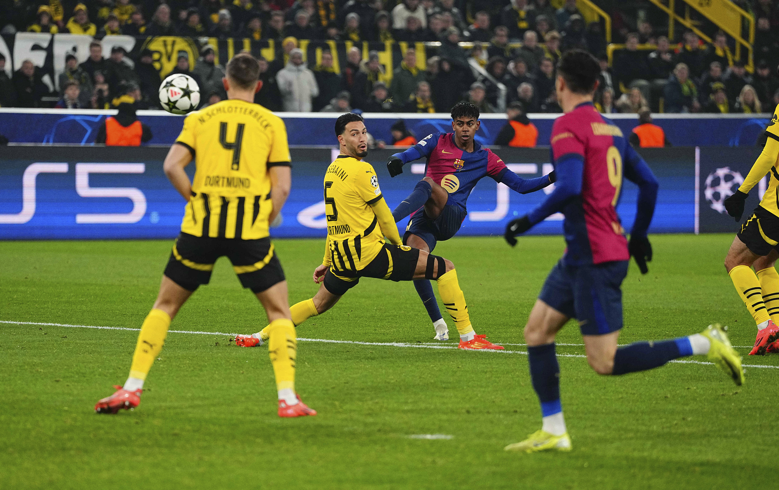 包含多特蒙德翻盘阿根廷，阿尔瓦雷斯点燃赛场的词条