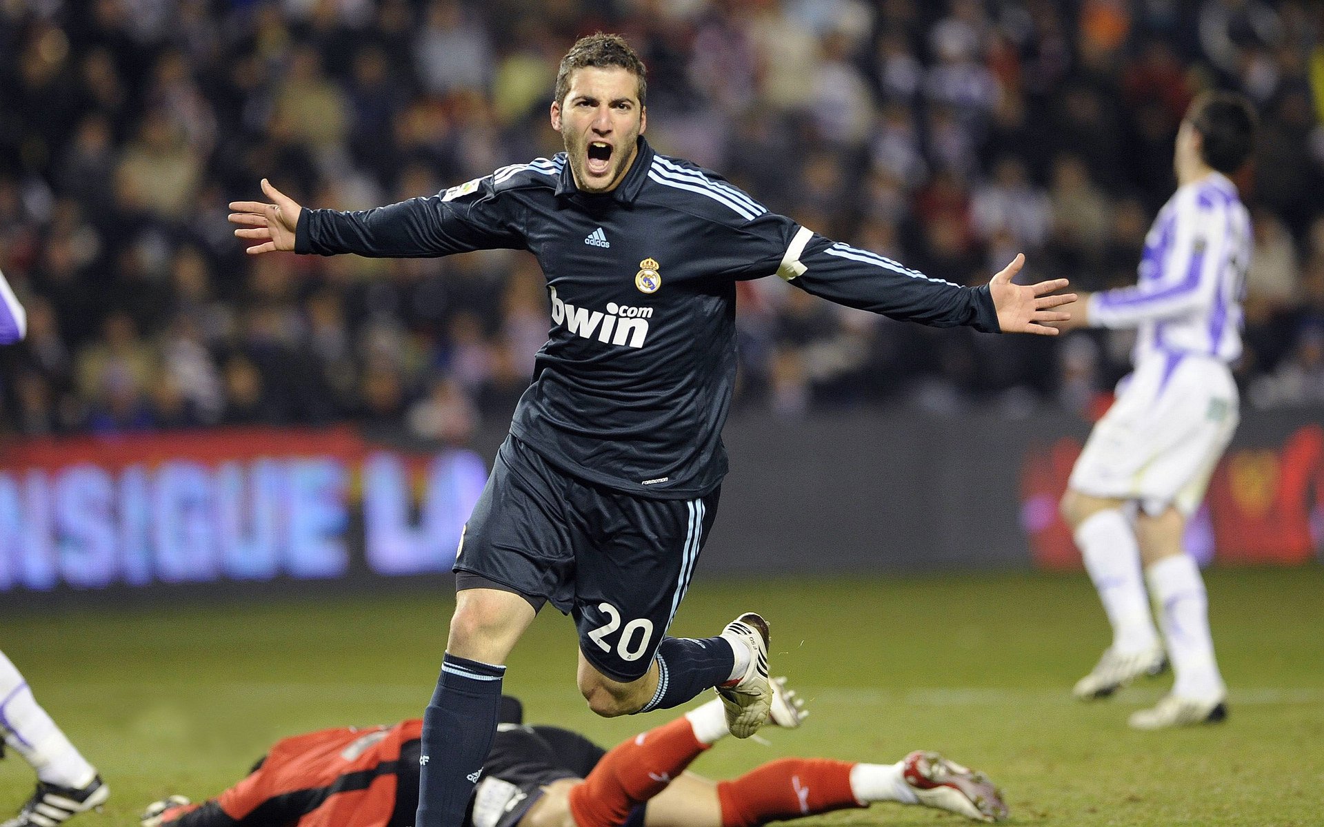 王权无偶然，当恩比德的稳定法则，遇上独行侠的混沌美学