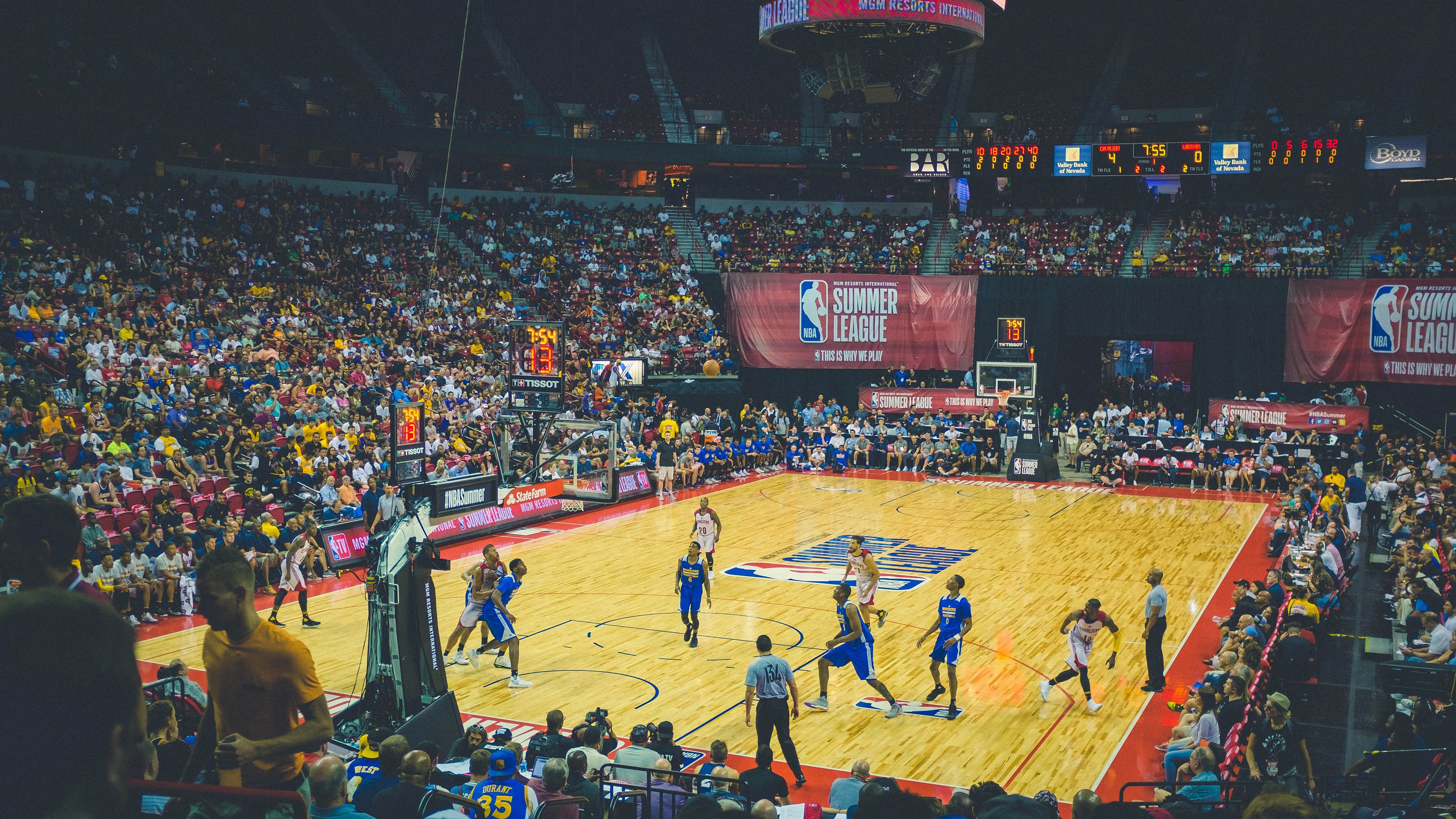 德甲争冠战焦点战,广东队击败开拓者,体育跨界叙事中的胜利隐喻